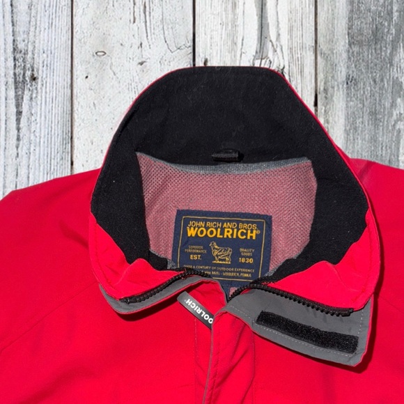 Woolrich Red & Gray Full-Zip Outdoor Jacket | Men's Size - Medium - Picture 9 of 10